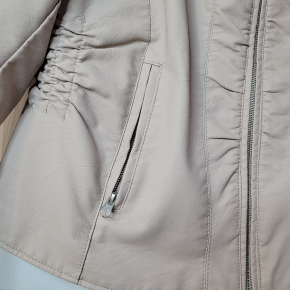 BACCINI 1XL Creame Faux Leather Jacket - Picture 4 of 7